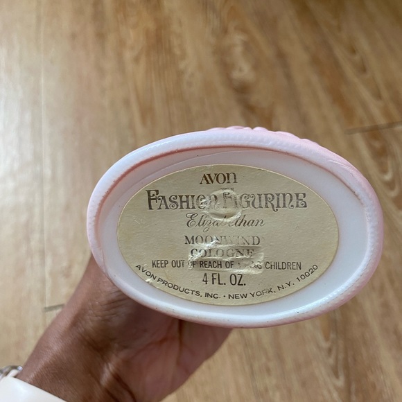 Collection of Vintage 1970’s Avon perfume bottles - Picture 15 of 16